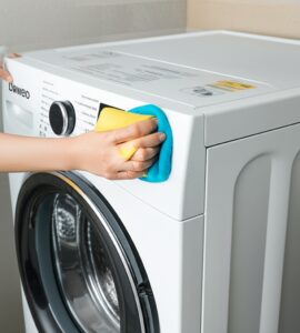 Cách Vệ Sinh Máy Giặt Daewoo Tại Nhà A-Z: Sạch Khuẩn, Bền Bỉ Hơn